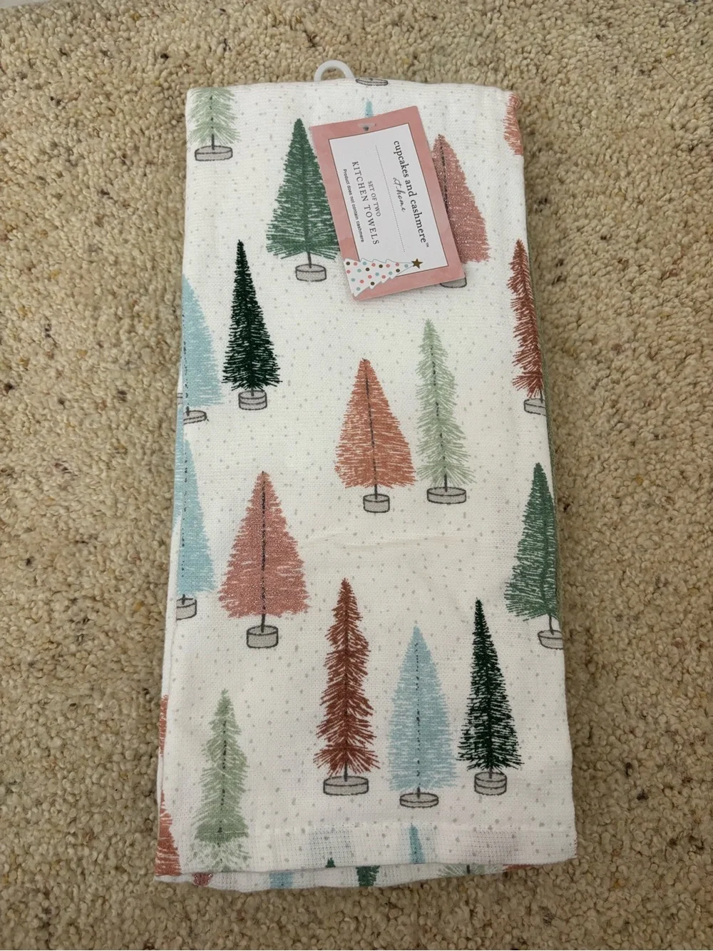 NWT Set of 2 Christmas Kitchen Towels